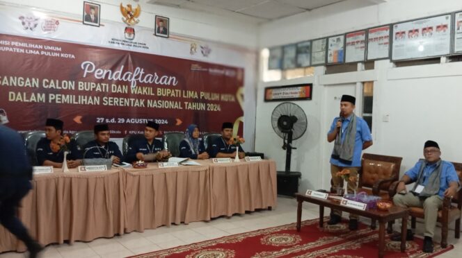 
					KPU Nyatakan Berkas Pencalonan Pasangan Deni-Riko Lengkap