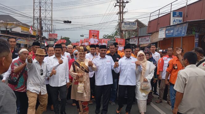 
					Saat di KPU, Safnil-Rito Jamin Pemerintahan Sakato Tak Pecah Kongsi