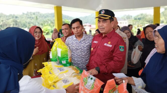 
					Pasar Murah Dinas Pangan 50 Kota Diserbu Warga